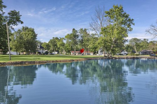 5557 Lake Shore Dr Ne, Thornville, OH, 43076-9105 | Card Image