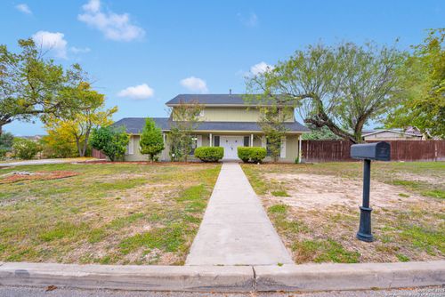 103 Shalimar Dr, Castle Hills, TX, 78213-2606 | Card Image