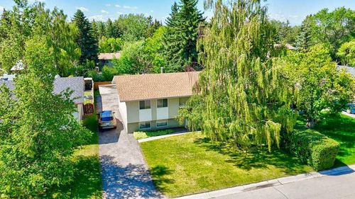 128 Dalhurst Way Nw, Calgary, AB, T3A1N7 | Card Image