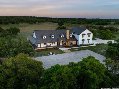 862 Grape Creek Rd, Fredericksburg, TX, 78624-2207 | Card Image