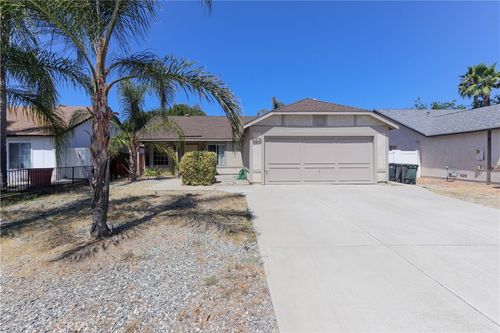 1017 Violet St, Hemet, CA, 92545-4701 | Card Image