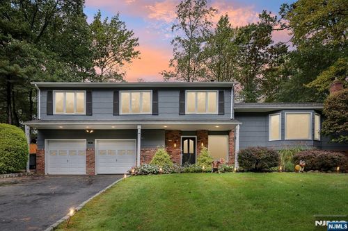 428 Faletti Cir, River Vale, NJ, 07675-6035 | Card Image