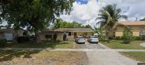 4501 Nw 36th St, Lauderdale Lakes, FL, 33319-6402 | Card Image