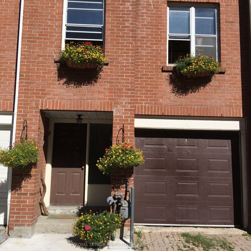 13 Portneuf Crt, Toronto, ON, M5A4E4 | Card Image