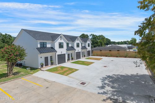 428 Eraste Landry Rd, Lafayette, LA, 70506-2324 | Card Image