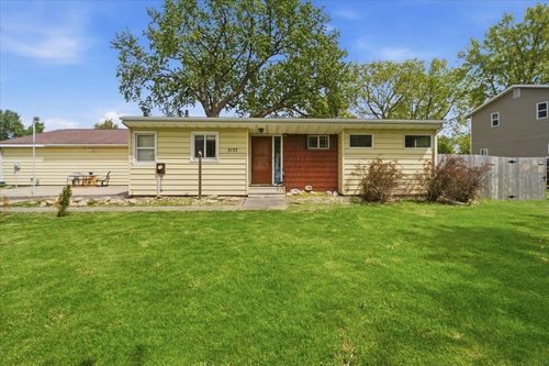 3137 Hammond Ave, Waterloo, IA, 50702-5339 | Card Image