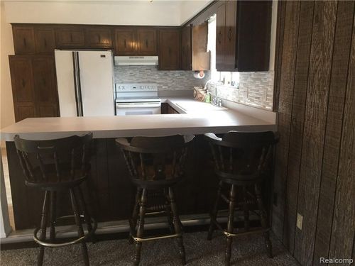 2741 Campbellgate Dr, Waterford Twp, MI, 48329-3124 | Card Image