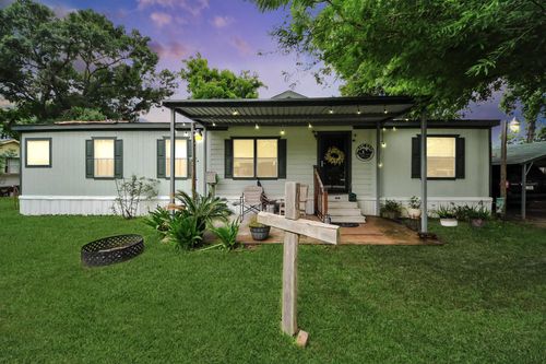 204 Edith Street, Highlands, TX, 77562 | Card Image