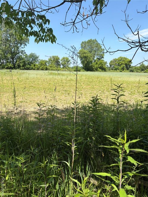 5091 N Irish Rd, Davison, MI, 48423-8911 | Card Image