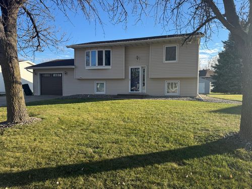 1505 Westmore Ave, Wahpeton, ND, 58075-3722 | Card Image