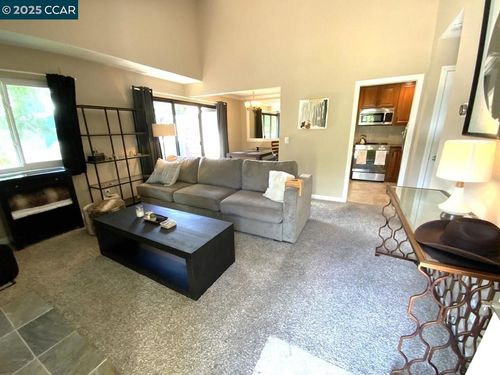 apt-b-205 Compton Cir, San Ramon, CA, 94583-1678 | Card Image