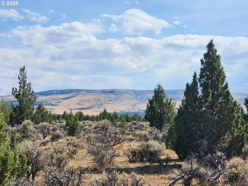 2950 Se Acacia Ln, Prineville, OR, 97754 | Card Image