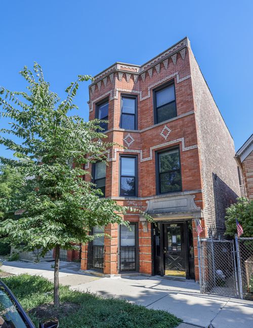 3f-2341 Charleston St, Chicago, IL, 60647-3258 | Card Image