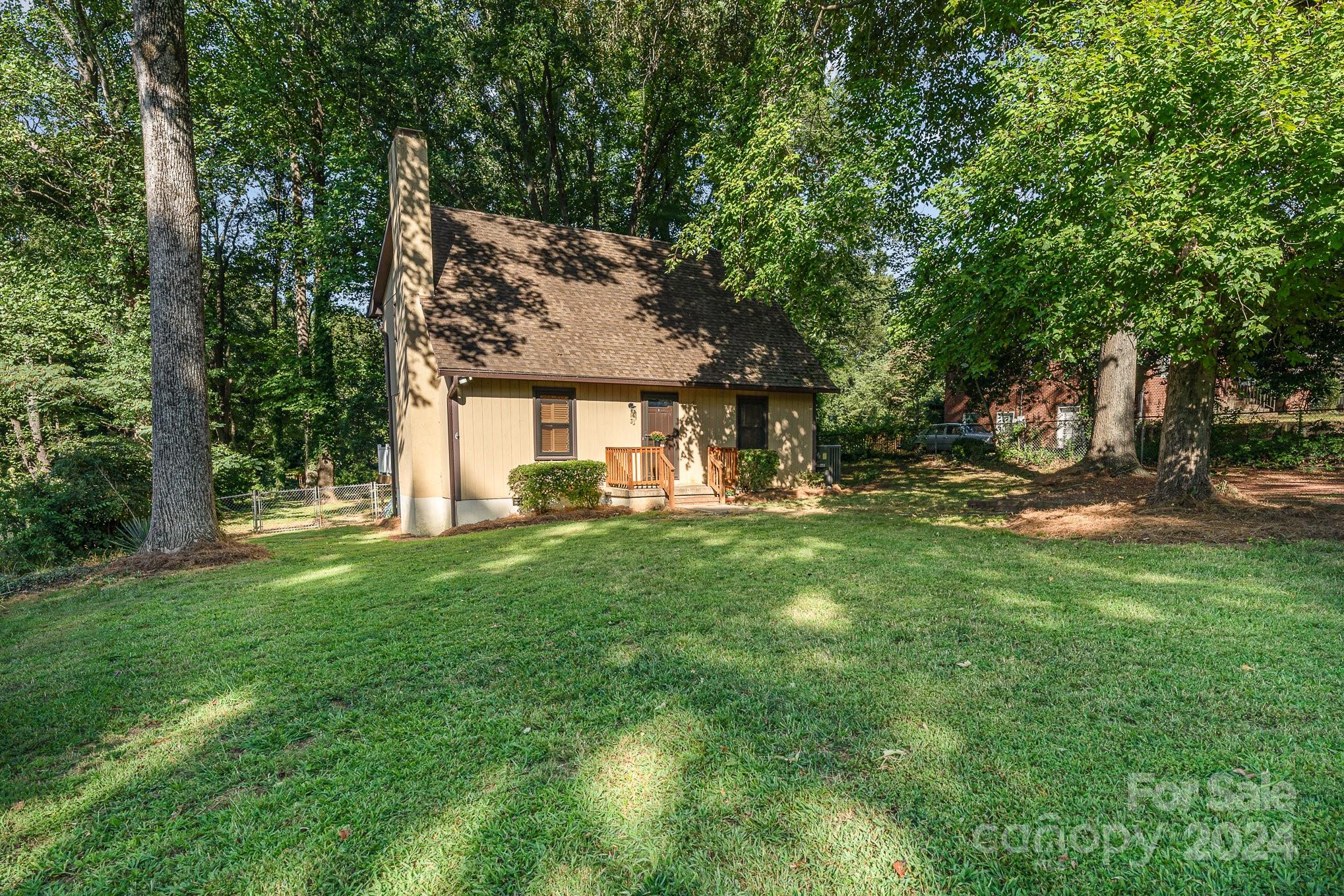 Carter Cir, Winston Salem, NC 27106