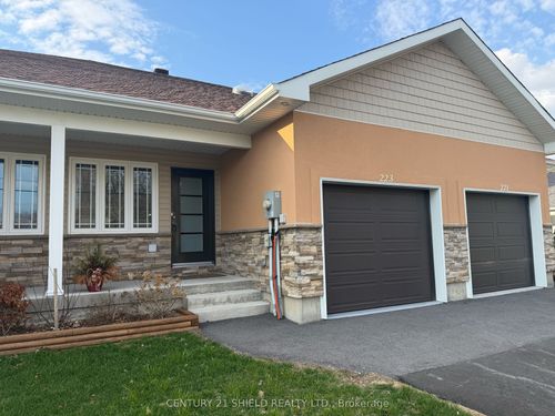 223 Third St W, Cornwall, ON, K6J0B6 | Card Image