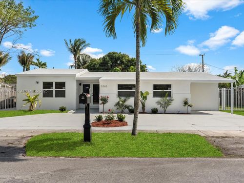 5365 Sw 97th Ct, Miami, FL, 33165-7261 | Card Image