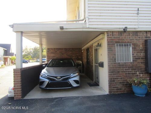 6818 Fenwyck Rd, Maumee, OH, 43537-9000 | Card Image