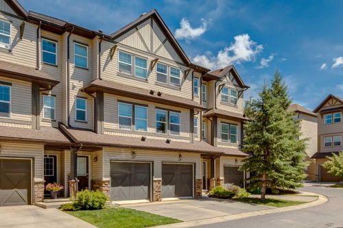 38-28 Heritage Drive, Cochrane, AB, T4C0J8 | Card Image