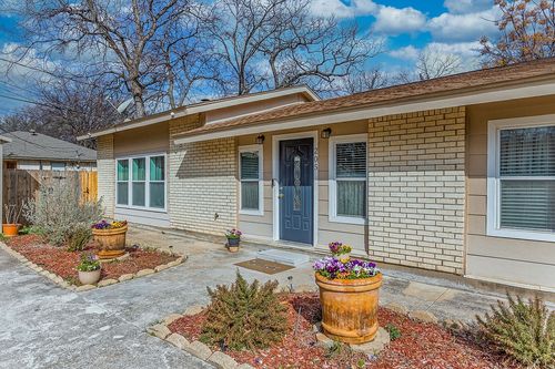 205 Saddle Rd, White Settlement, TX, 76108-1624 | Card Image