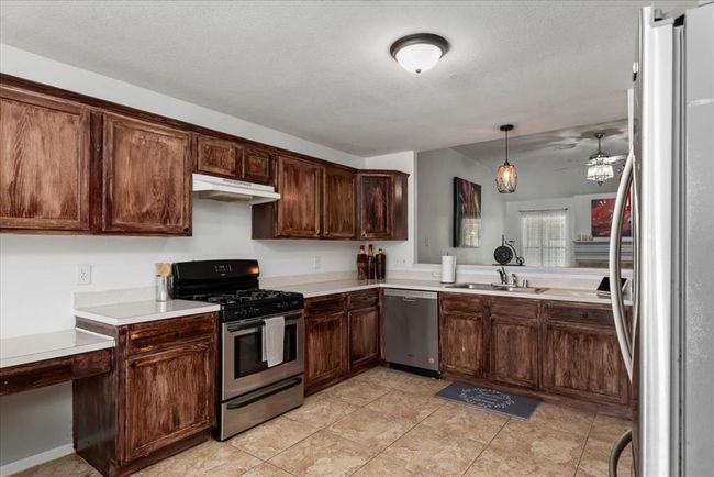 22711 Tree House Ln, House other with 3 bedrooms, 2 bathrooms and 2 parking in Spring TX | Image 12