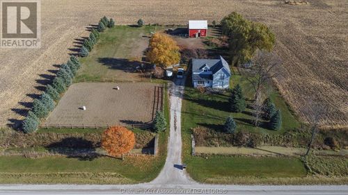 2352 Oil Heritage Rd, Oil Springs, ON, N0N1P0 | Card Image