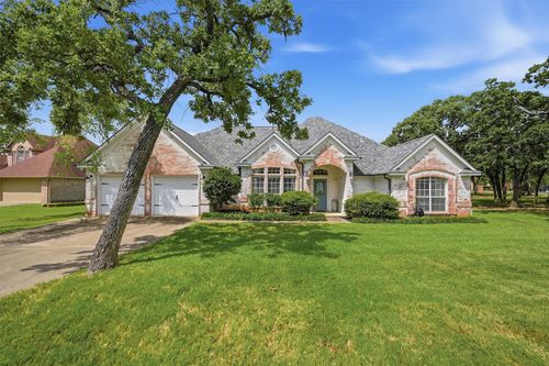 102 Mohawk Cv, Lake Kiowa, TX, 76240-9067 | Card Image