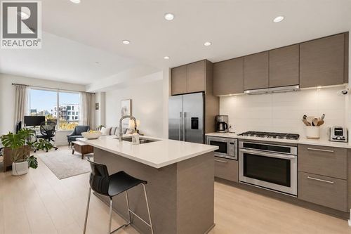 416-38 9 St Ne, Calgary, AB, T2E7X9 | Card Image