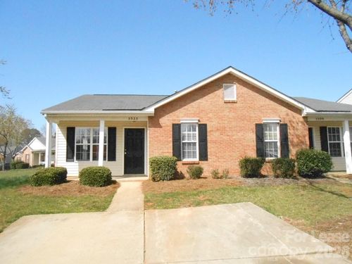 5325 Harris Cove Dr, Charlotte, NC, 28269-0306 | Card Image