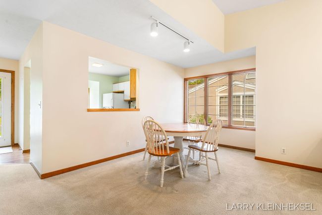 569 Appletree Dr, Condo with 3 bedrooms, 2 bathrooms and null parking in Holland MI | Image 7