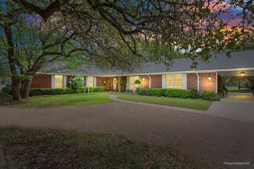 7511 N Lakeview Dr, Salado, TX, 76571-5105 | Card Image