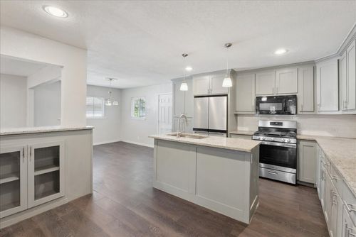 2513 Rodeo St, Fort Worth, TX, 76119-4636 | Card Image