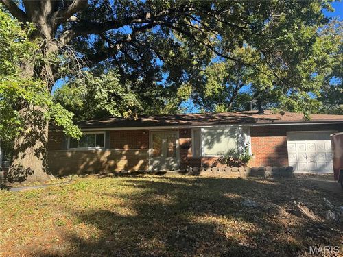 1007 Hutton Pl, Ferguson, MO, 63135-1728 | Card Image
