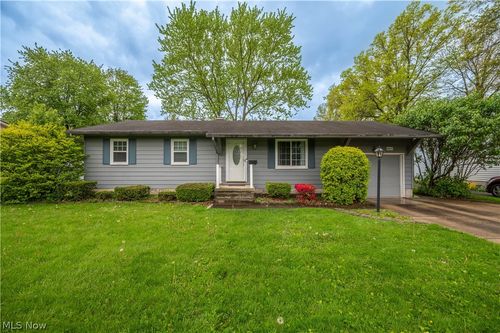 4829 New Rd, Austintown, OH, 44515-3833 | Card Image