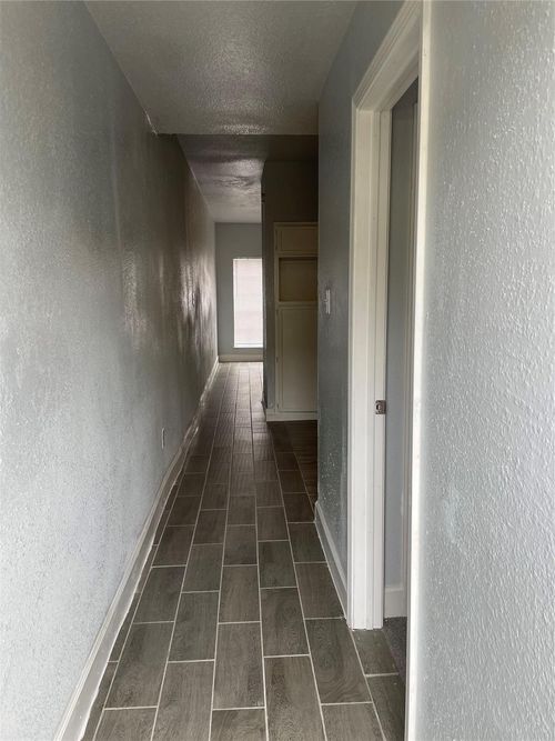 8703-8703 Victorian Village Dr, Houston, TX, 77071-2839 | Card Image