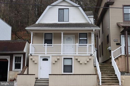 lower-floor-587 Peacock St, POTTSVILLE, PA, 17901-1004 | Card Image