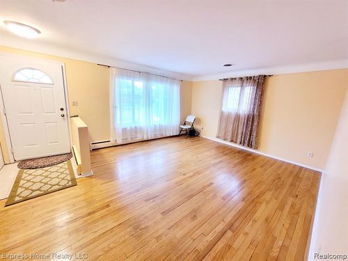 31029 Wellston Dr, Warren, MI, 48093-1754 | Card Image