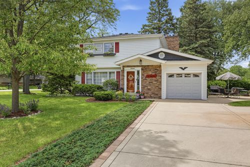 27W231 Bolles Ave, Winfield, IL, 60190-1060 | Card Image