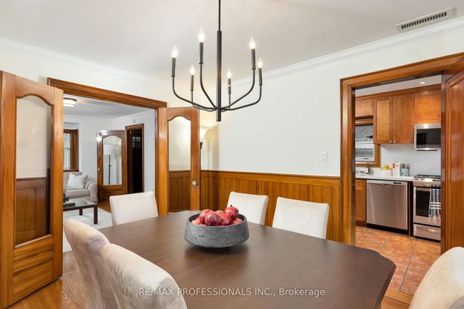 27 Larkin Ave, House other with 4 bedrooms, 2 bathrooms and null parking in Toronto ON | Image 10