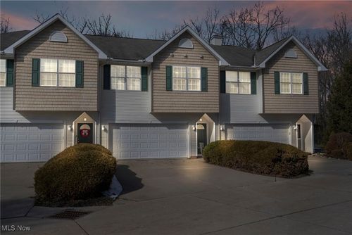 27 Elm Creek Way, Aurora, OH, 44202-7329 | Card Image