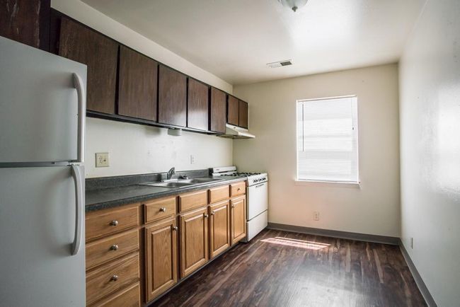 UNIT-13 - 419 Vassar Drive Se, Home with 2 bedrooms, 1 bathrooms and null parking in Albuquerque NM | Image 4