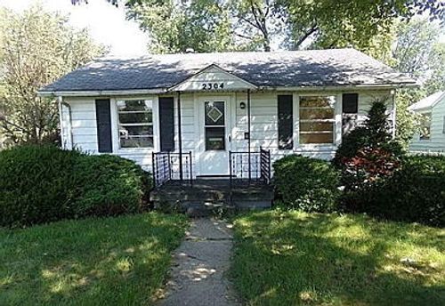 2304 E Division St, Decatur, IL, 62526-5123 | Card Image