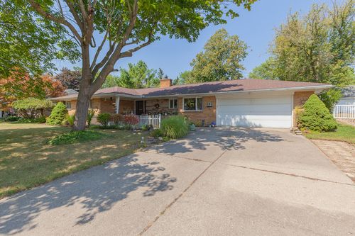 916 Hillcrest Drive, Adrian, MI, 49221 | Card Image