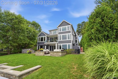 8303 Hilton Rd, Brighton, MI, 48114-8911 | Card Image