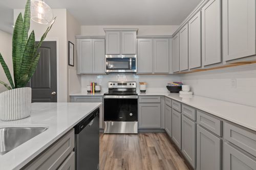2586 Mcclure Blvd, Columbia, TN, 38401-2390 | Card Image