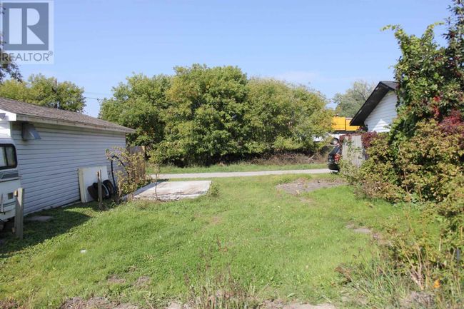 220 3 Rd St E, Home with 0 bedrooms, 0 bathrooms and null parking in Fort Frances ON | Image 4