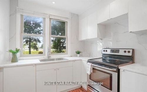 1136 Bronte Rd, Oakville, ON, L6M4G4 | Card Image