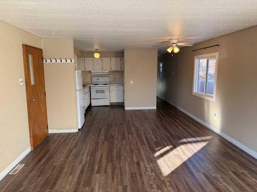 4942 43 St, Vermilion, AB, T9X1P5 | Card Image