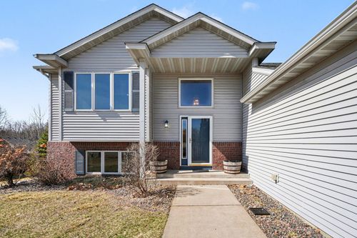 29602 Shoreview Cir, Lindstrom, MN, 55045-7029 | Card Image
