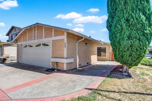 903 Daniel Street, Fairfield, CA, 94533 | Card Image