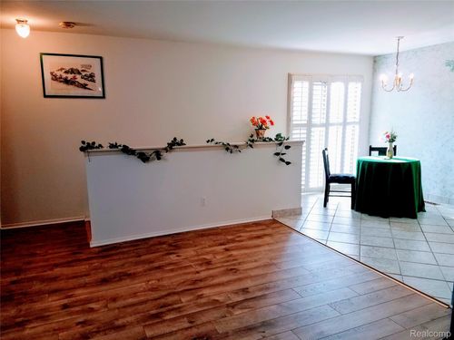 50102 S Benny Ct, Chesterfield, MI, 48047-4654 | Card Image